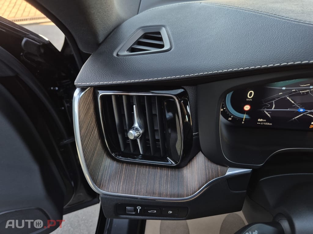 Volvo XC60 2.0 T8 PHEV Inscription AWD
