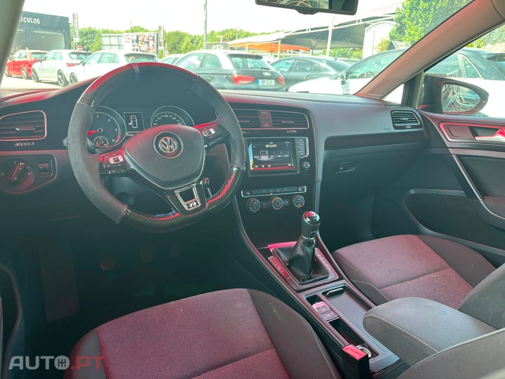 Volkswagen Golf 1.6 TDi BlueMotion Confortline