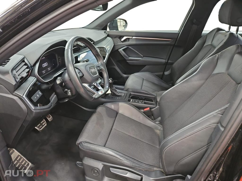 Audi Q3 45 TFSIe S line S tronic