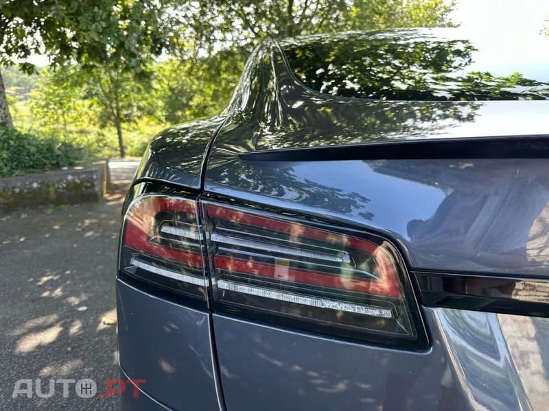 Tesla Model S Plaid AWD