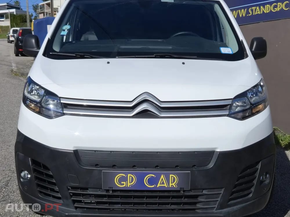 Citroen e-Jumpy Longa (50-kWh)