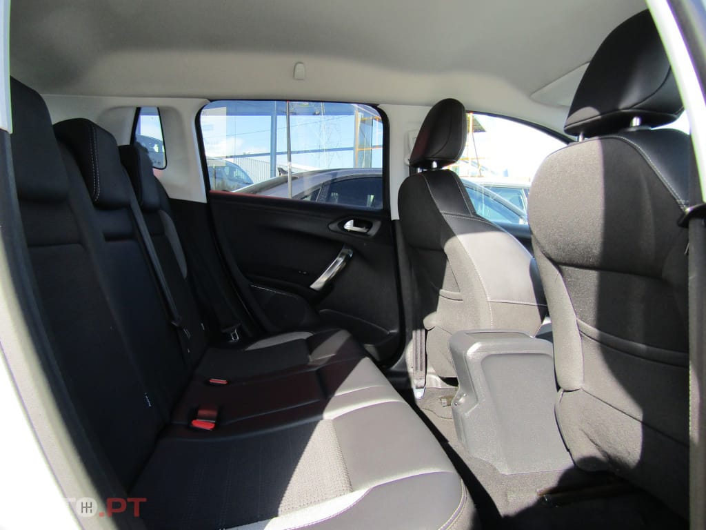 Peugeot 2008 1.5 BlueHDi Allure