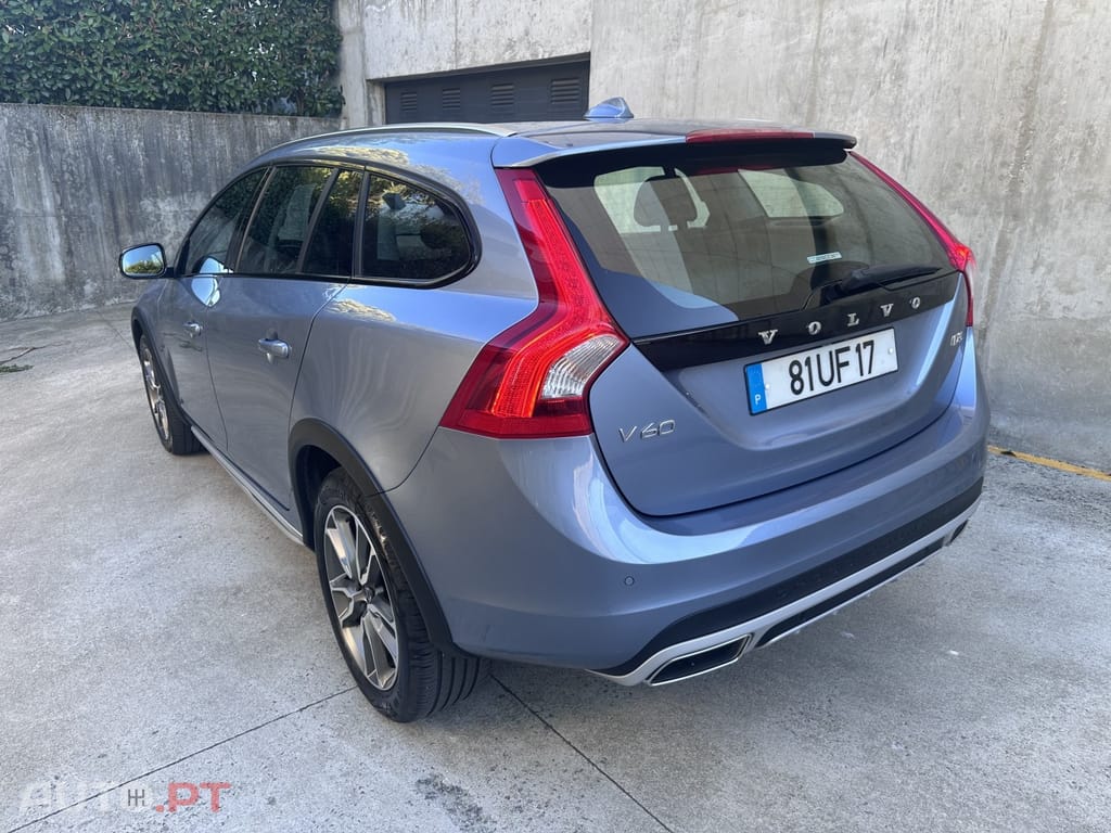 Volvo V60 2.0 D3 Pro Geartronic — fotografia 4