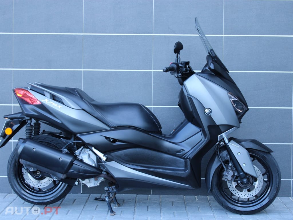 Yamaha X-Max 300