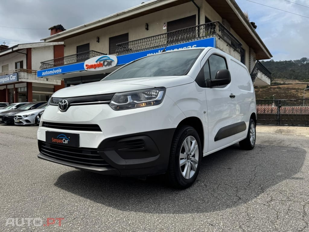 Toyota Proace 1.5D L1 Comfort - IVA DEDUTÍVEL