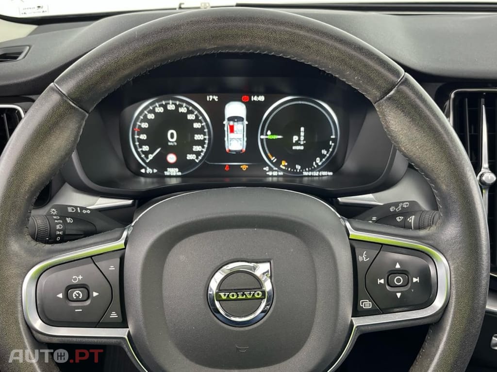 Volvo XC60 2.0 T8 PHEV Momentum Plus AWD