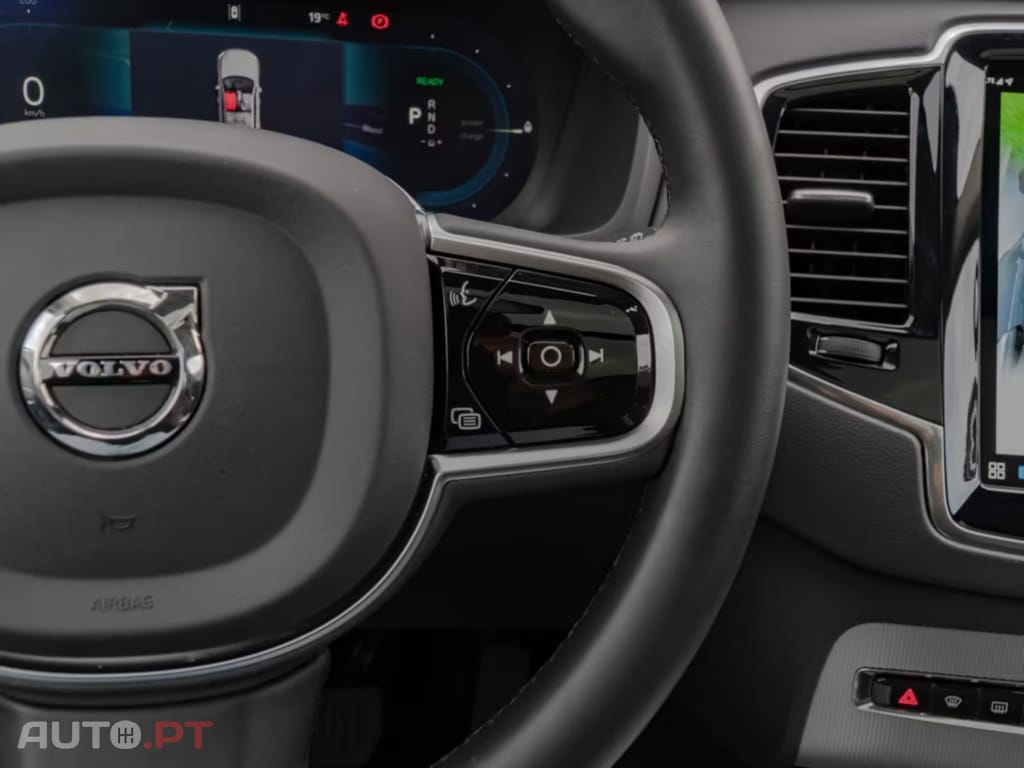 Volvo XC90 T8 AWD Plus