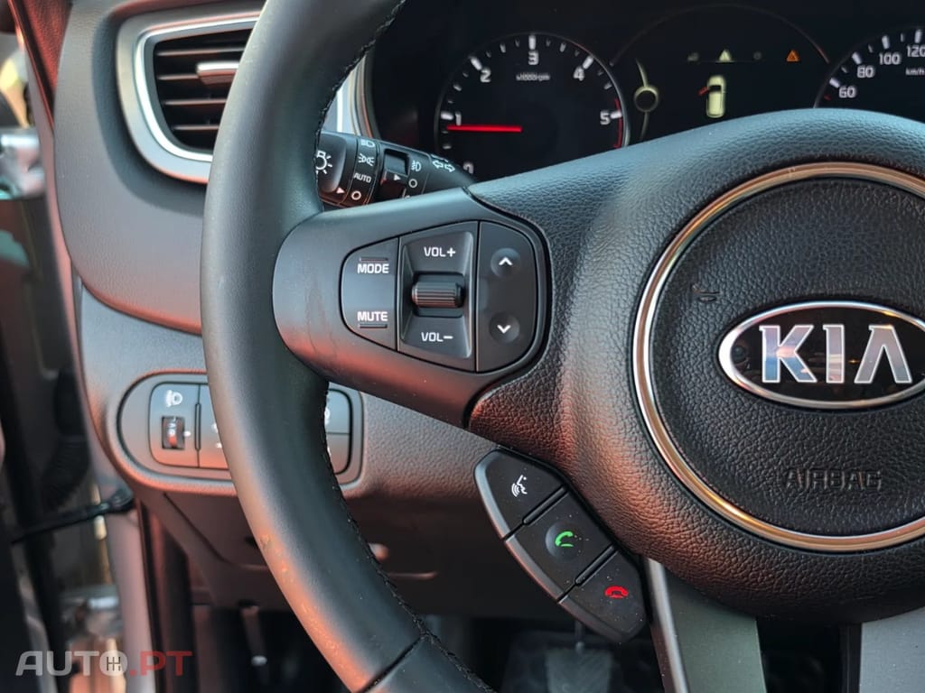 Kia Carens 1.7 CRDi ISG TX