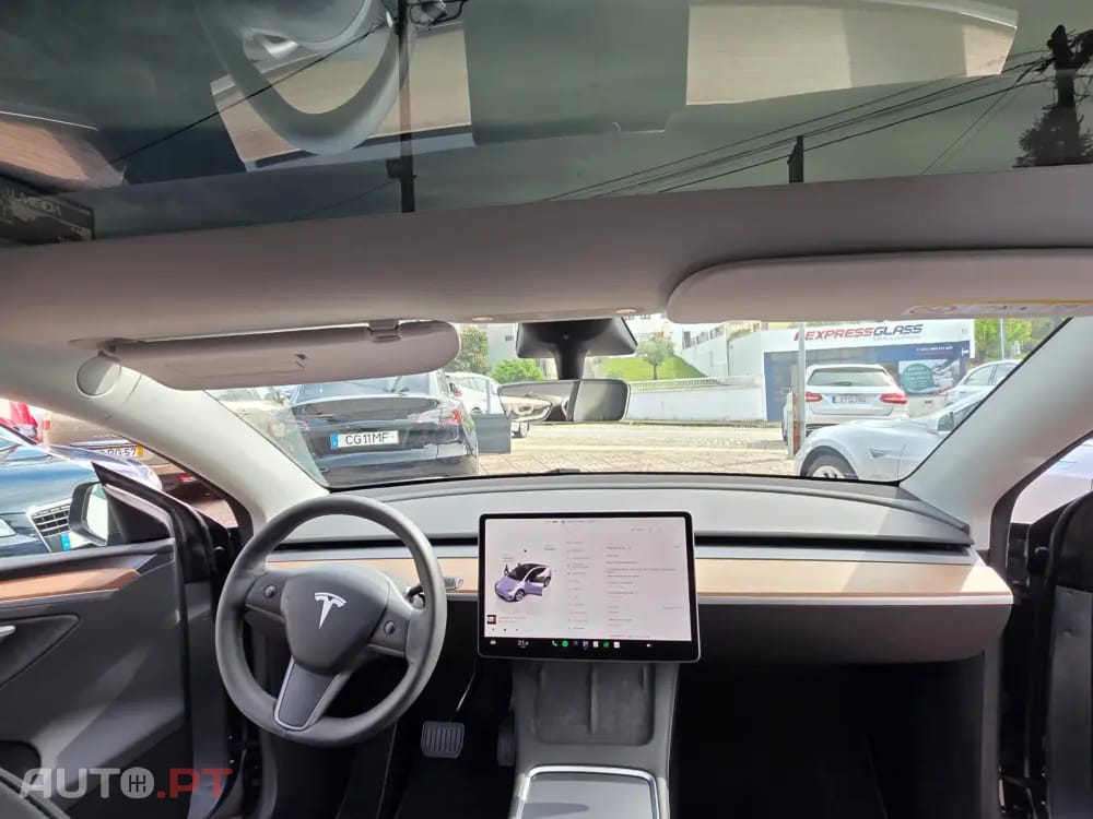 Tesla Model Y RWD