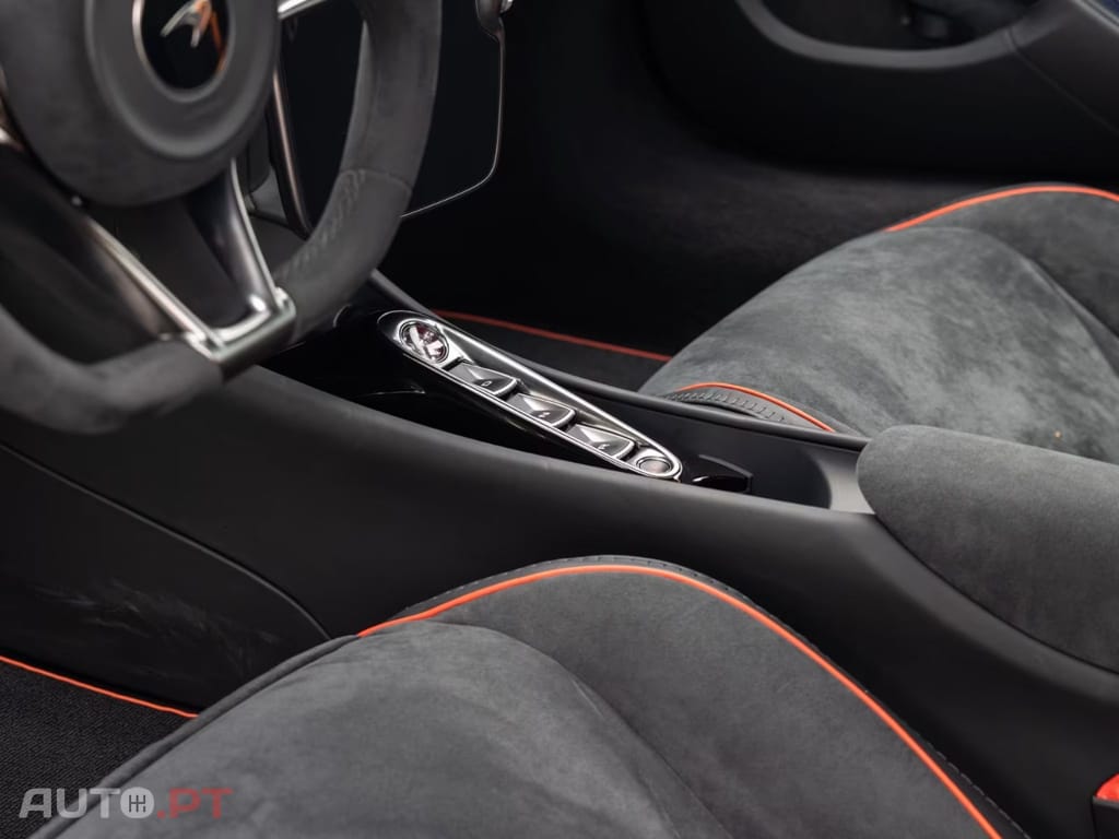McLaren Artura I.V.A DEDUTIVEL Performance 