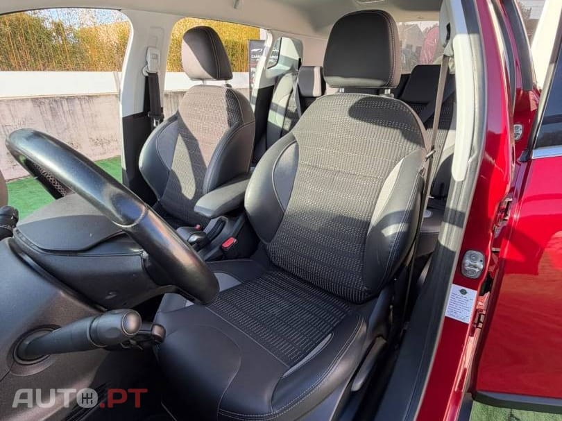 Peugeot 2008 1.2 PureTech Allure EAT6