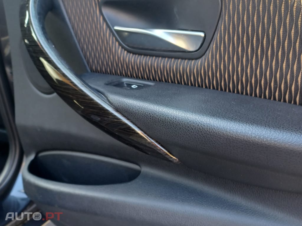 BMW 320 Touring d Luxury 184cv