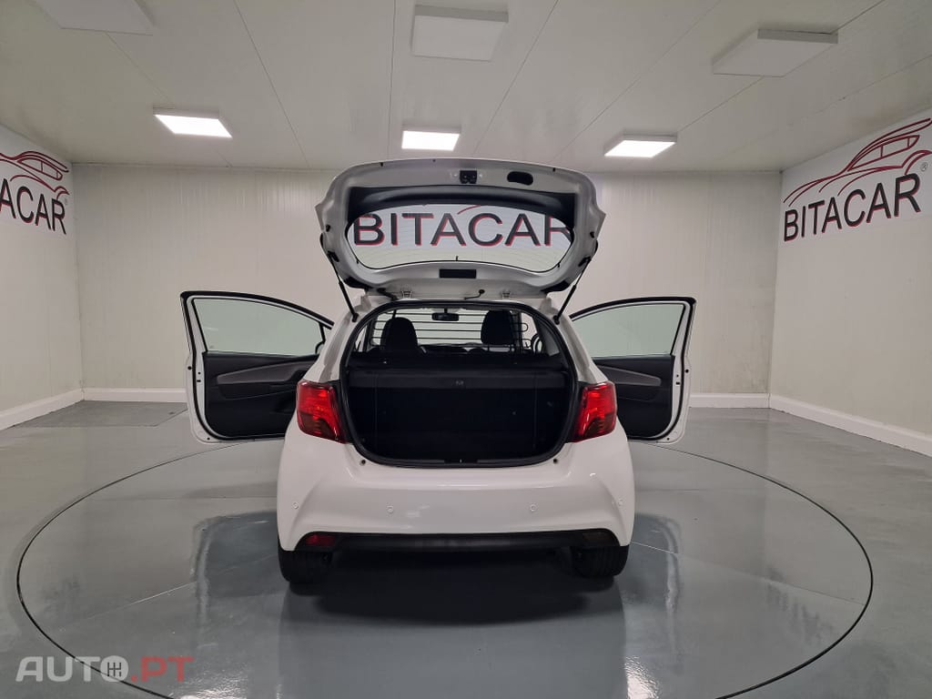 Toyota Yaris BIZZ 1.4 D-4D 90CV IVA DEDUTIVEL