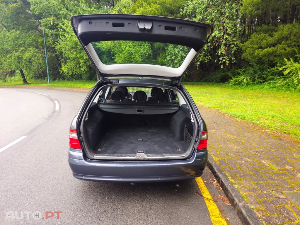 Mercedes-Benz E 200 T CDI Auto Classic