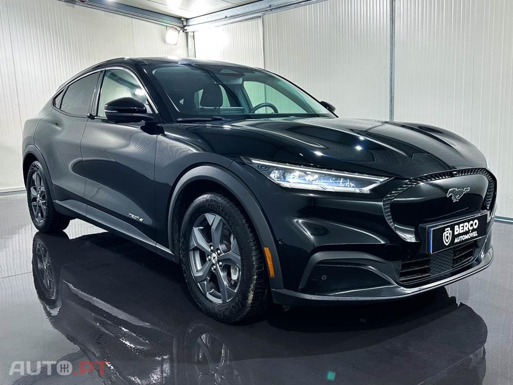 Ford Mustang Mach-E 75.7 kWh Base