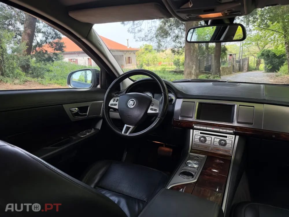 Jaguar XF 2.7 D V6 Premium Luxury