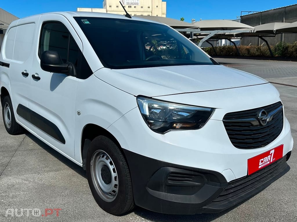 Opel Combo Outro