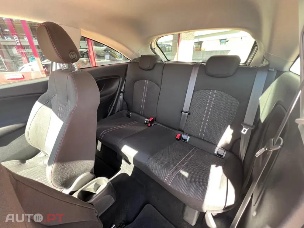 Opel Corsa 1.0 Turbo Black Edition GT