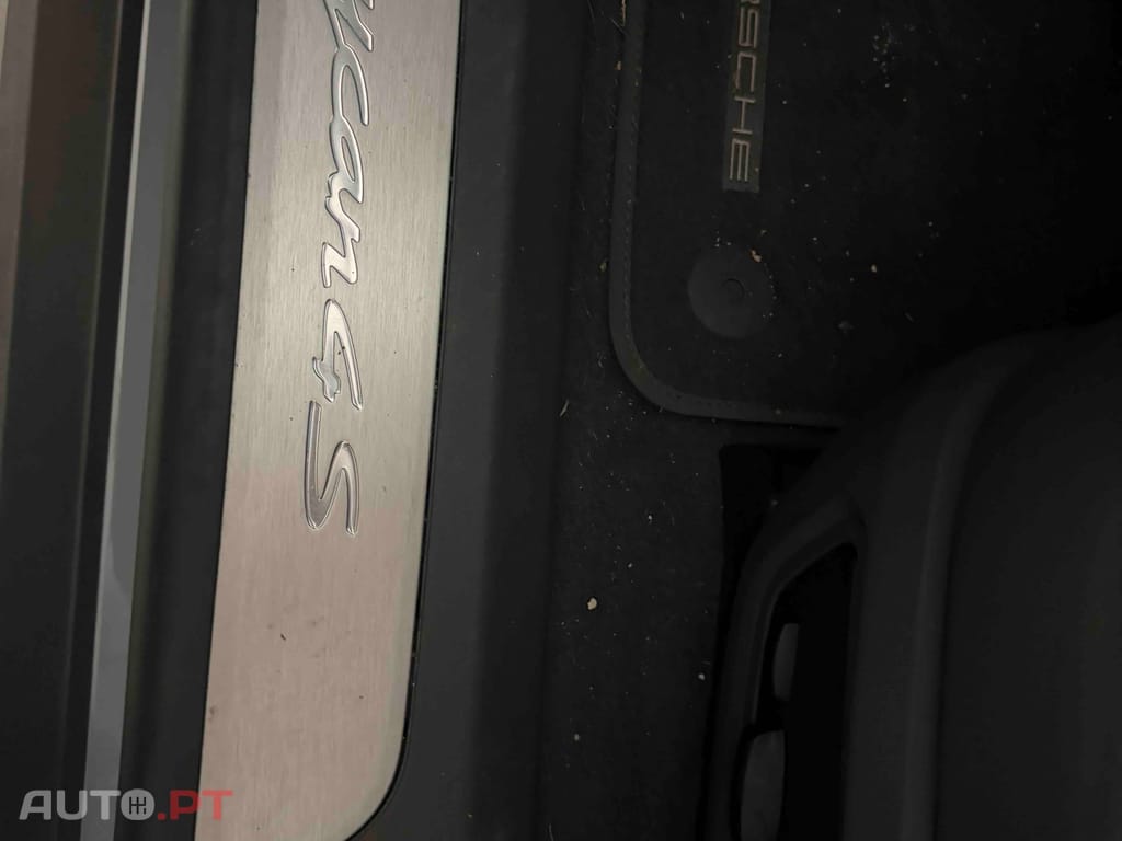 Porsche Taycan 4S