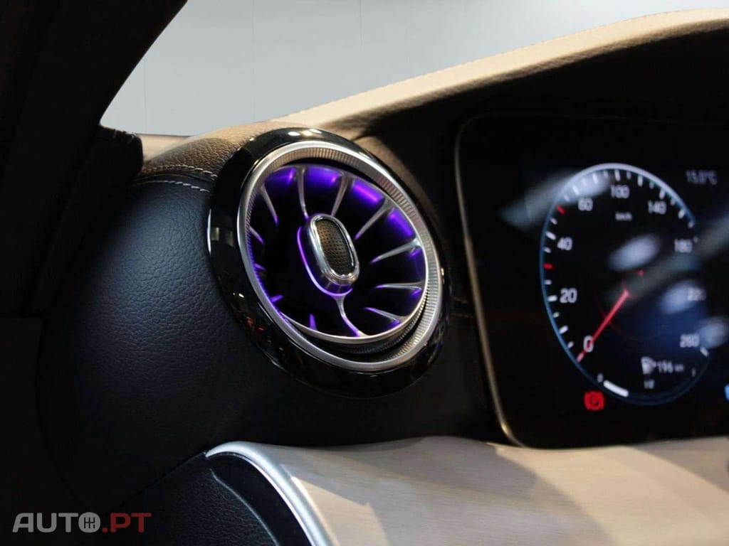 Mercedes-Benz E 220 AMG LINE