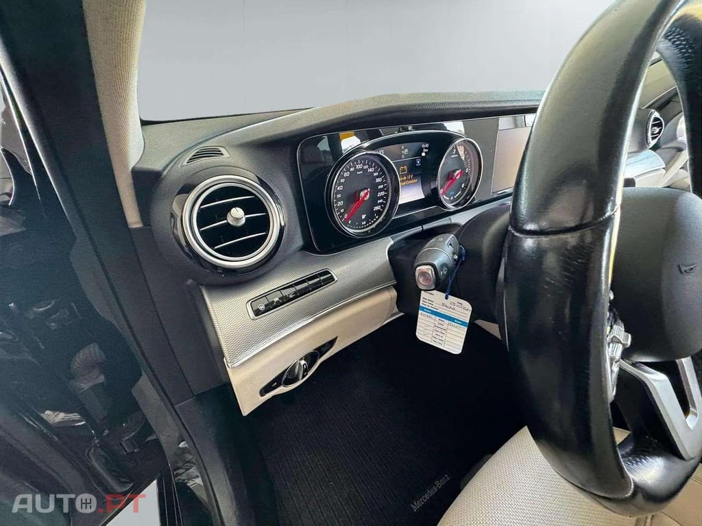 Mercedes-Benz E 300 De Avantgarde 