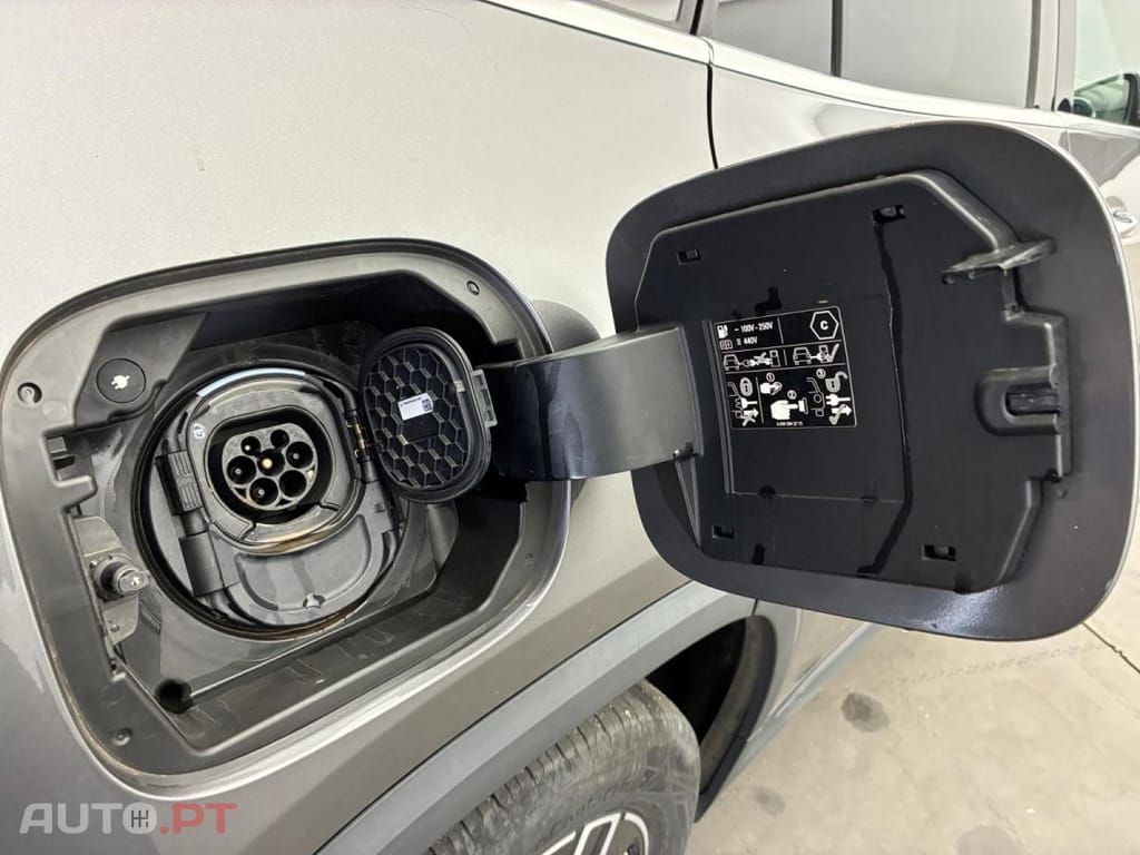 Mercedes-Benz GLA 250 e Business Line 8G-DCT