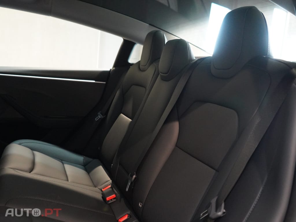 Tesla Model 3 Tração Traseira