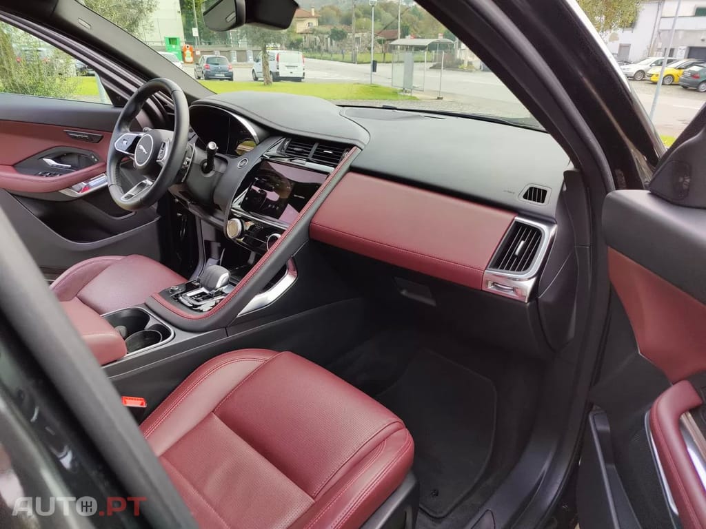 Jaguar E-Pace 1.5 P300e R-Dynamic S AWD Aut.