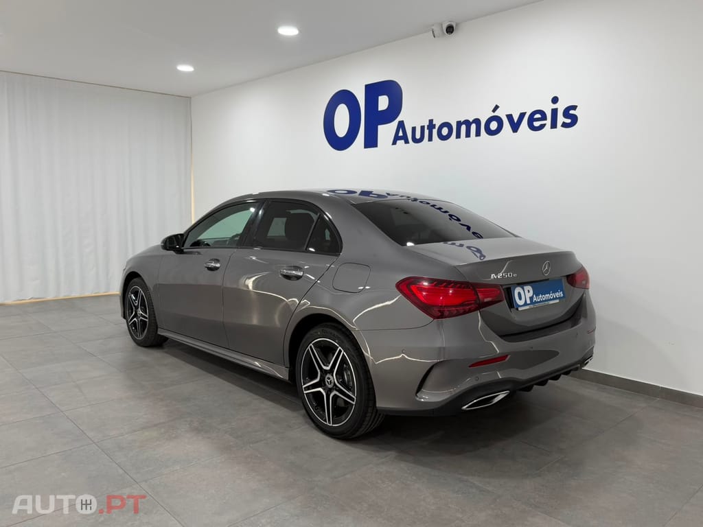 Mercedes-Benz A 250 e AMG Line