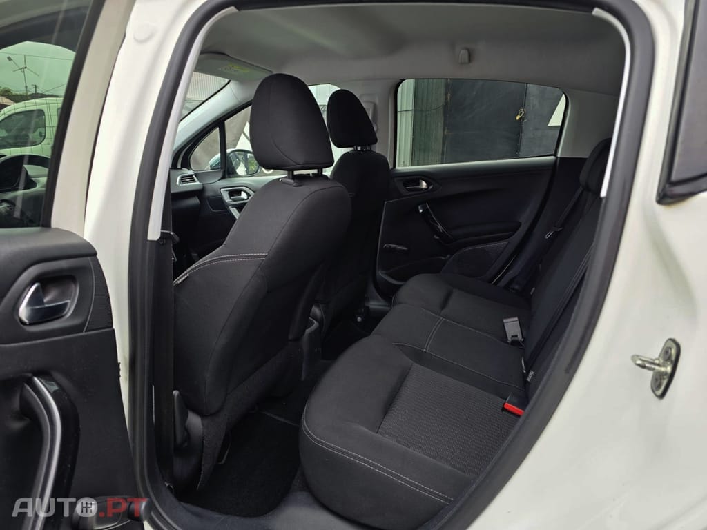 Peugeot 208 1.6 BlueHDi Style