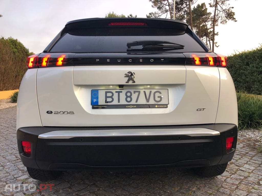 Peugeot E-2008 50 kWh GT