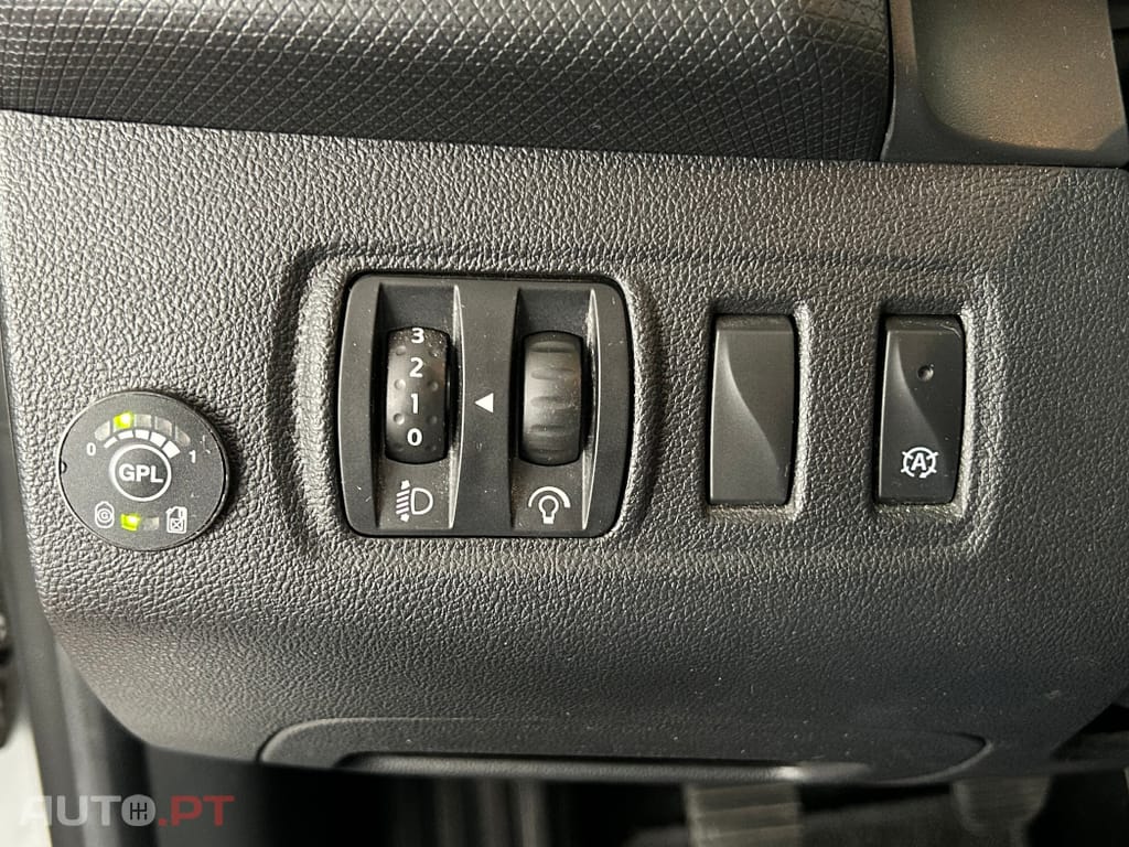 Renault Clio 0.9 TCE LIMITED BI-FUEL