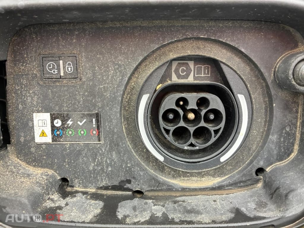 DS DS7 Crossback E-Tense Performance Line EAT8