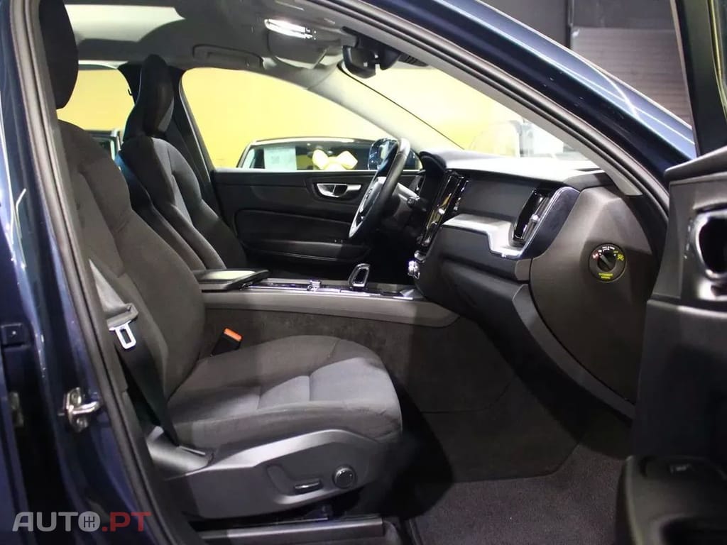 Volvo XC60 2.0 B4 Momentum