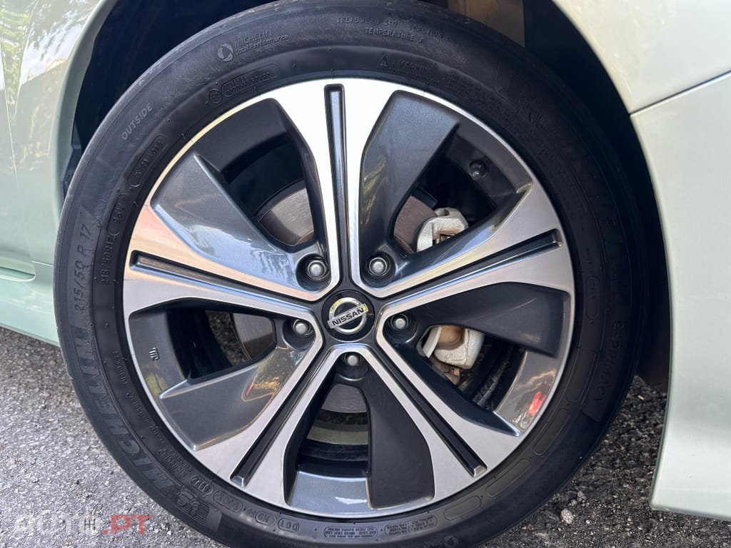 Nissan Leaf Tekna ProPilot Park