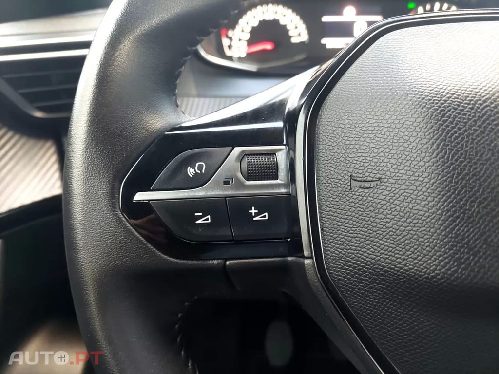 Peugeot 2008 1.2 PureTech Active Pack