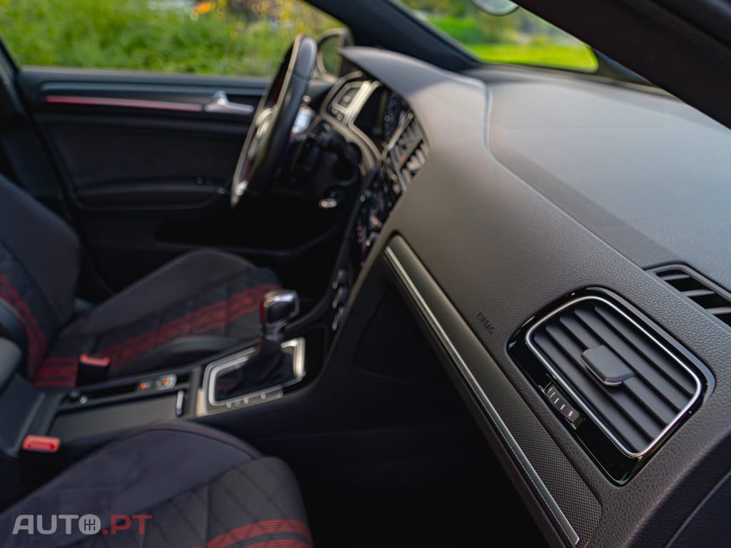 Volkswagen Golf 2.0 TSI TCR DSG