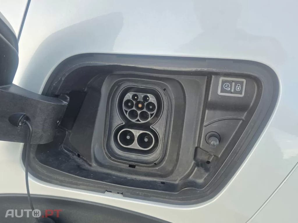 Peugeot E-2008 GT Pack