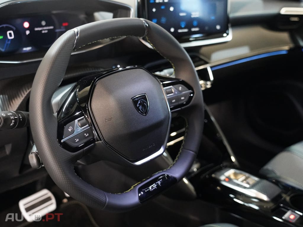 Peugeot E-2008 54 kWh GT