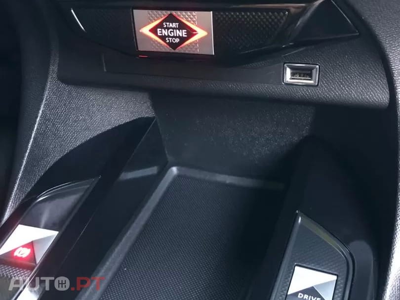 DS DS3 Crossback E-Tense Performance Line