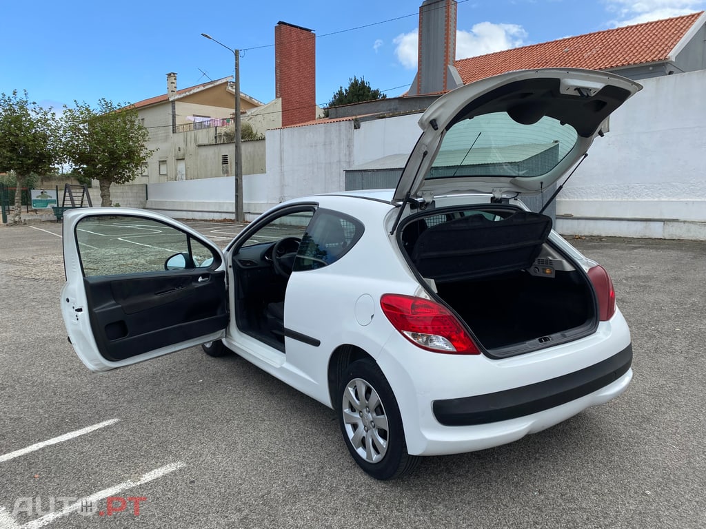 Peugeot 207 1.4 HDi