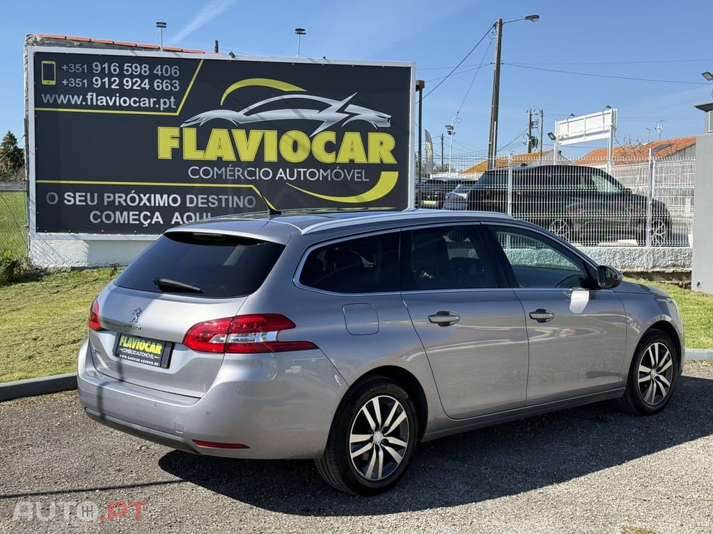 Peugeot 308 1.2 PureTech Allure EAT8