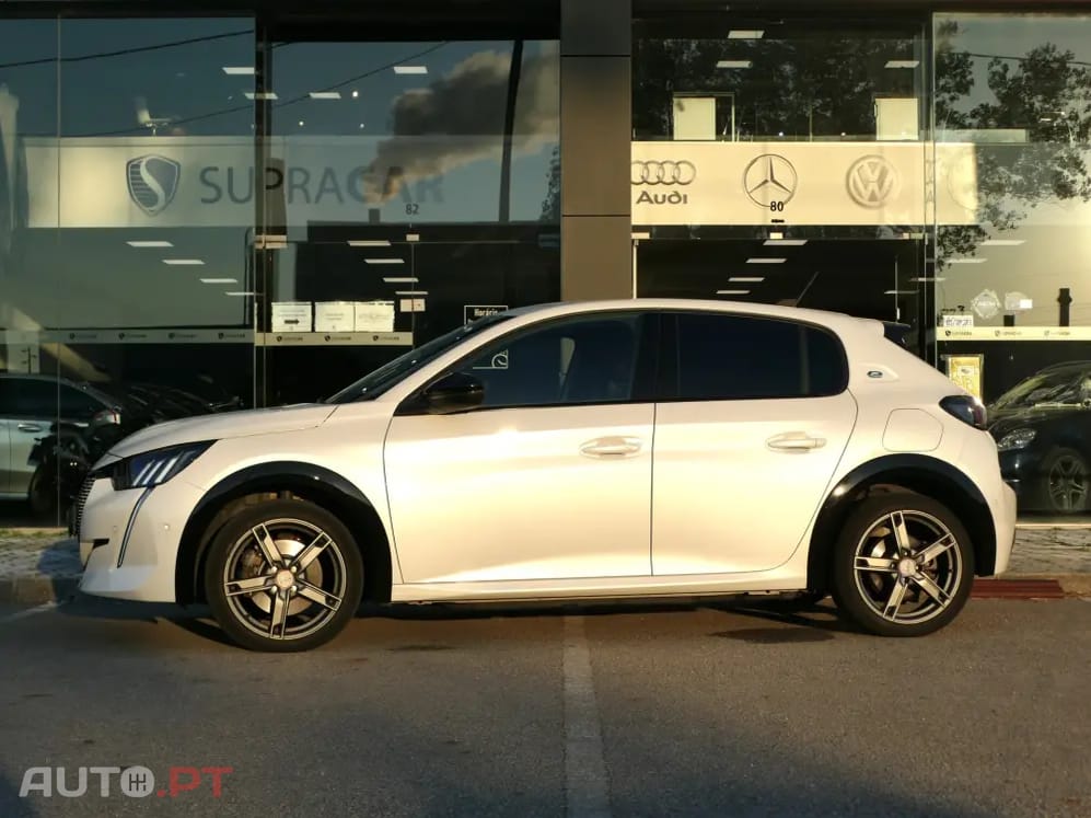 Peugeot E-208 50 kWh GT