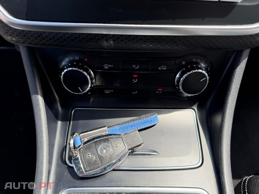 Mercedes-Benz A 180 d AMG Line