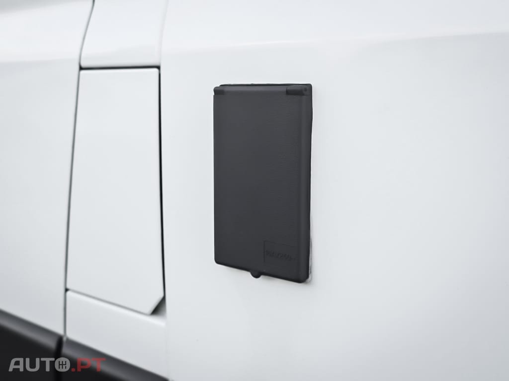 Peugeot Boxer 2.0 BlueHDi 333 L3H2 Pro