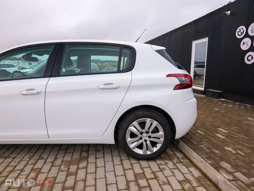 Peugeot 308 1.5 BlueHDi Business Line