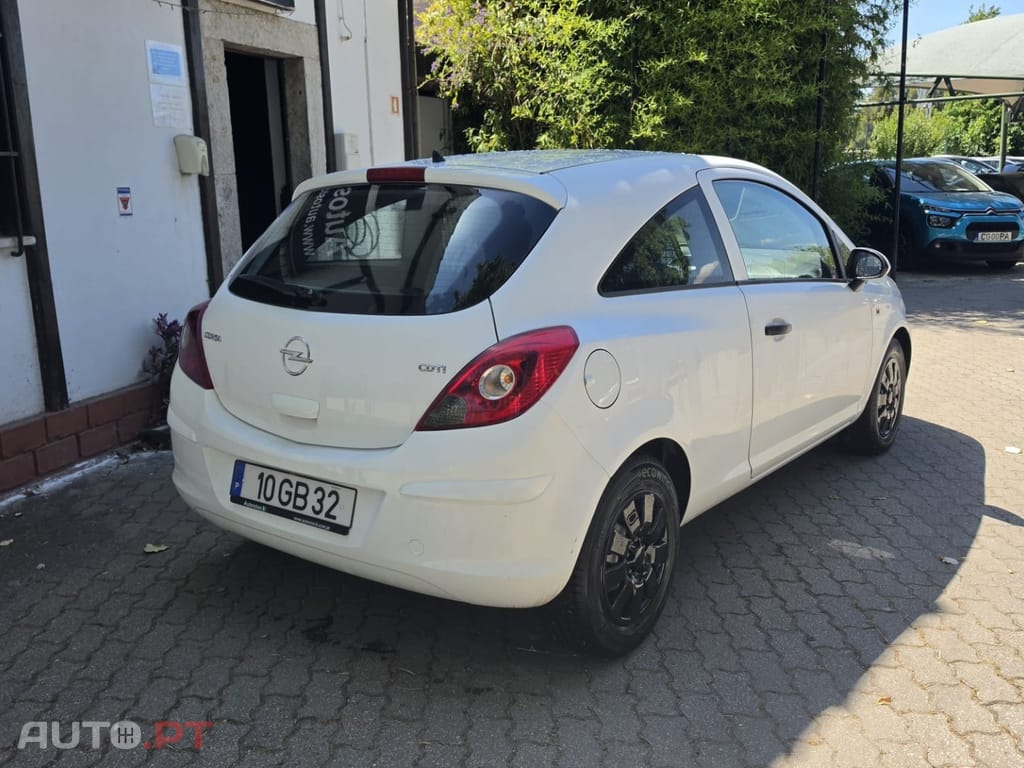 Opel Corsa 1.3 CDTi Van — fotografia 4