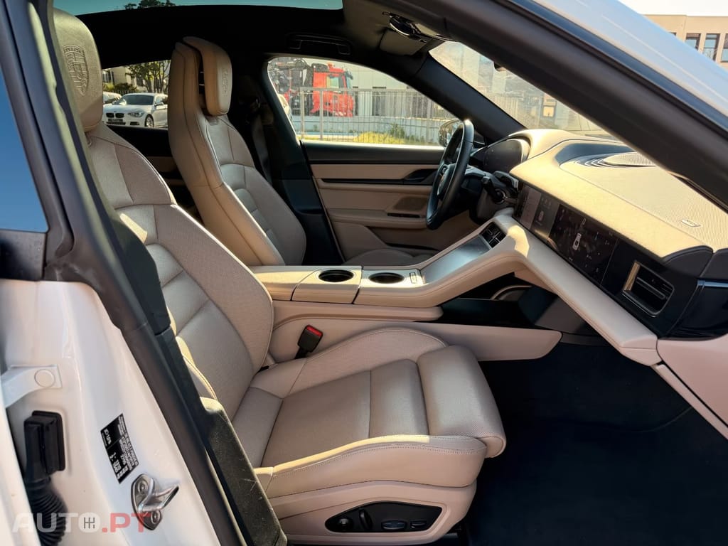 Porsche Taycan Carbon