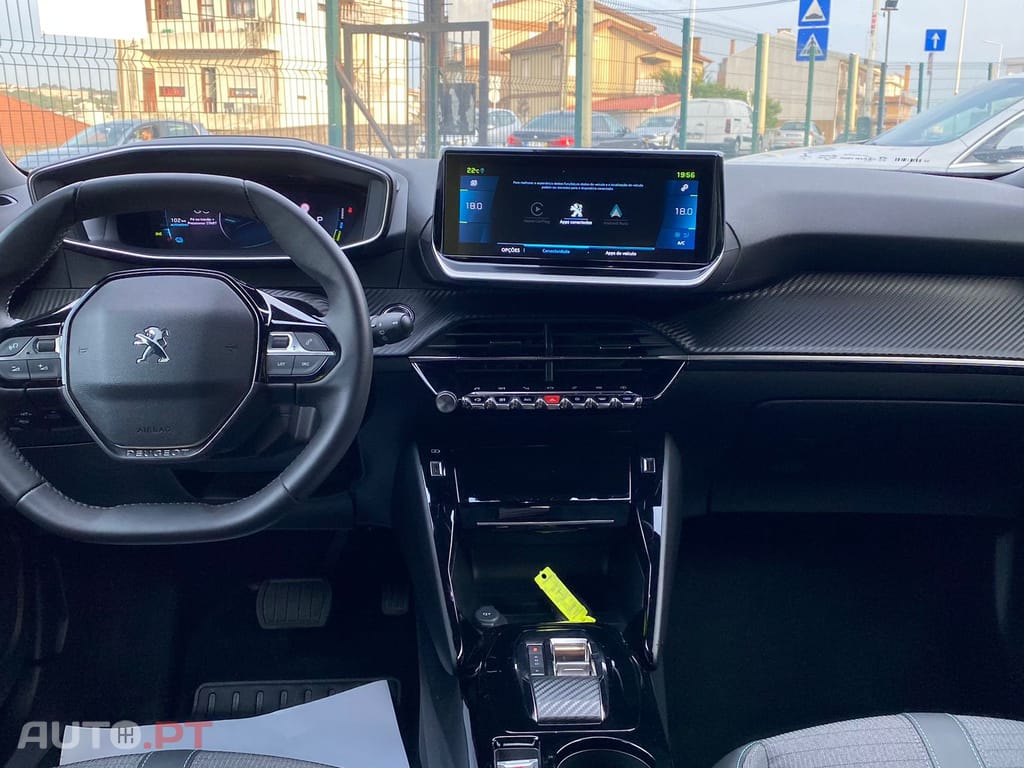 Peugeot E-2008 Allure