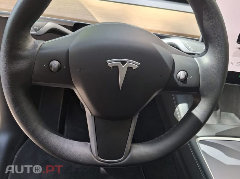 Tesla Model Y Long Range Tração Integral